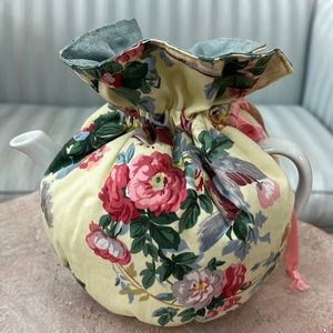 Personal 16 oz Teapot with Insulated Chintz Cozy - New with Tags